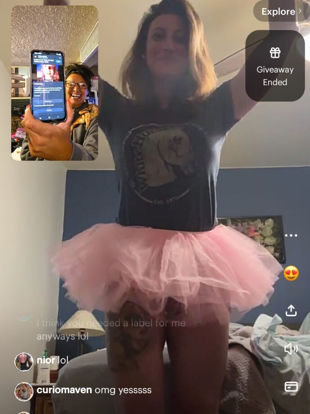 IM LIVE GUYS!!! SHARE 2, BUNDLE MORE!! - Picture 7 of 16